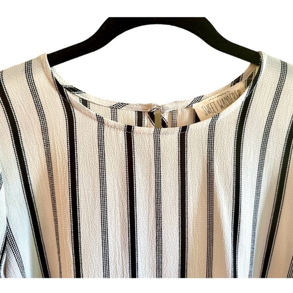SWEET WANDERER, WOMENS TOP. OFF-WHITE WITH BLACK STRIPE. ROUND NECK. SIZE M - Picture 4 of 8